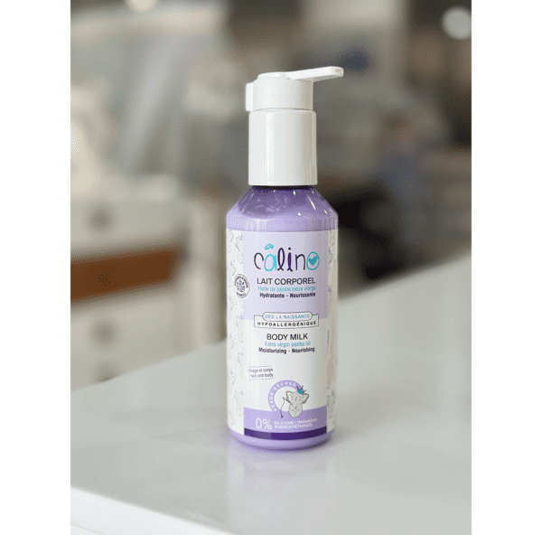 Lait de Corps Bébé Calino à la Guimauve – Gamme Violette | Hydratation & Douceur