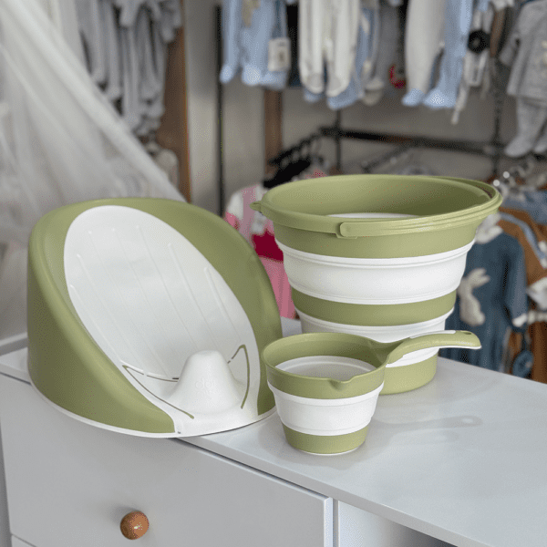 Kit Bain Bébé Pliable 3 Pièces – Support de Bain, Seau et Casserole d’Eau