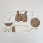 Sortie clinique bébé garçon 7 pièces élégante beige et blanc