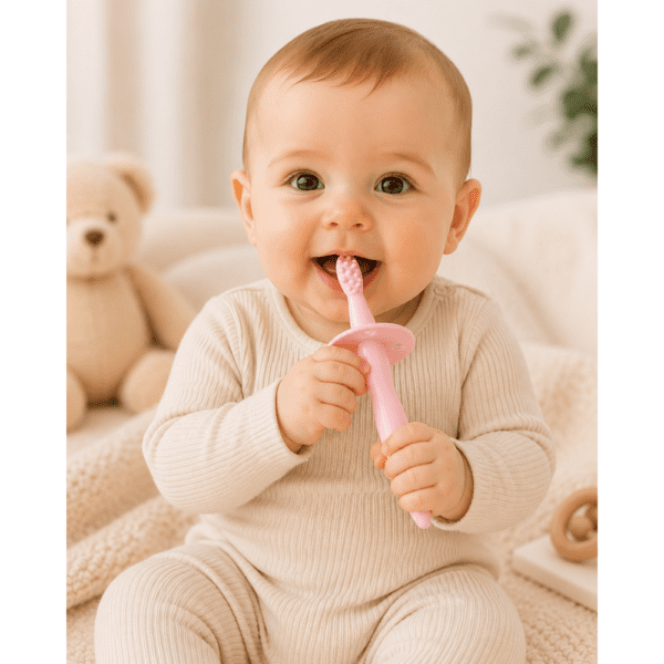 Brosse à dents bébé en silicone avec protection – 0M+ Rose