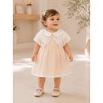 Robe Bébé Fille Beige Rosé avec Cape en Dentelle Élégante